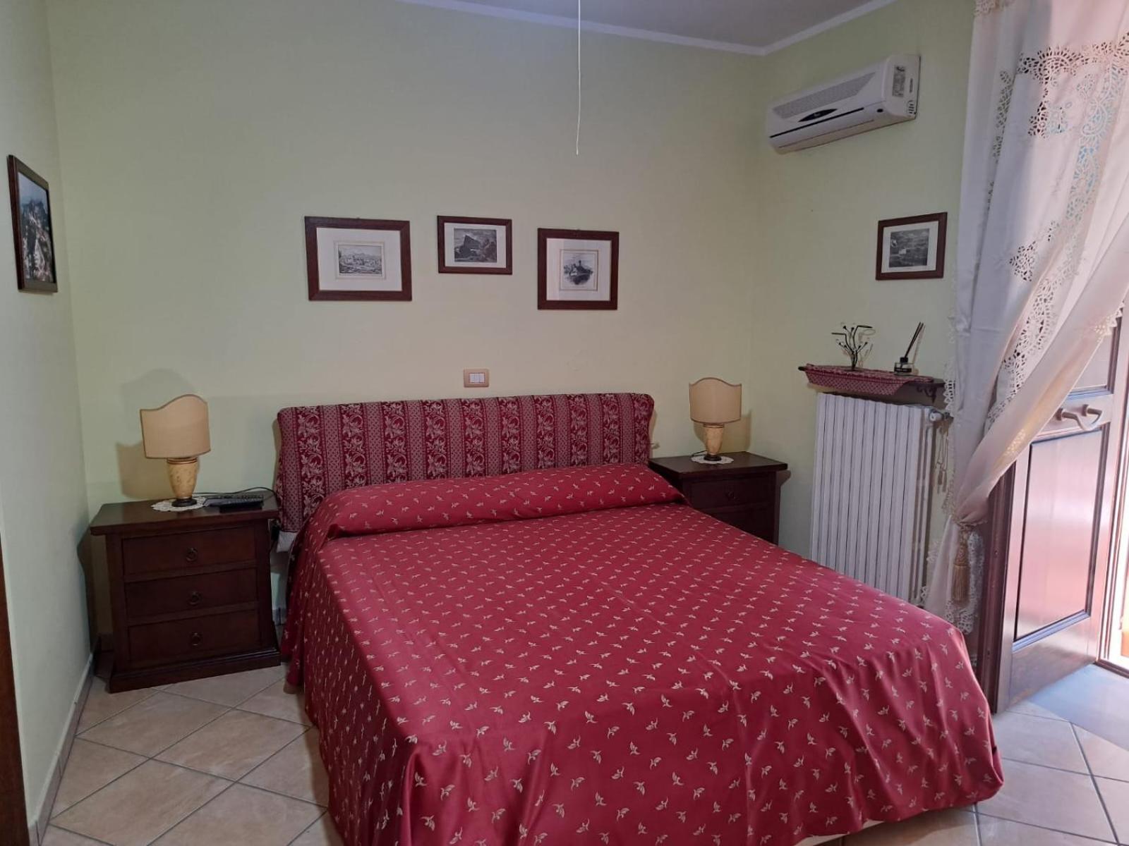 Bed and Breakfast La Casa Di Lidia Cardile Екстер'єр фото