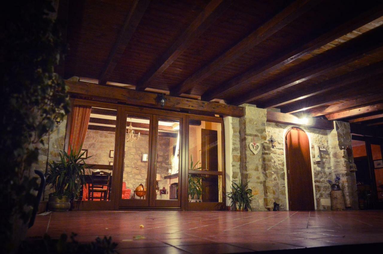 Bed and Breakfast La Casa Di Lidia Cardile Екстер'єр фото